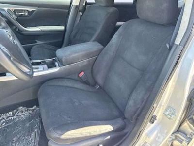 2014  NissanAltima 25 S - Thumbnail 6