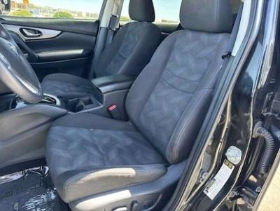 2015 Nissan Rogue SV - Thumbnail 4