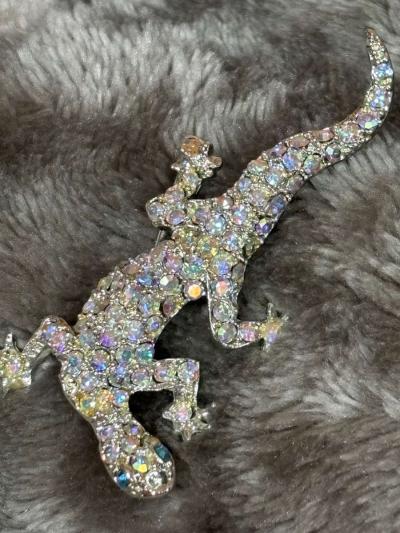 Rhinestone Gecko Brooch - Thumbnail 2