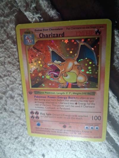 Charizard 1st edition - Thumbnail 3