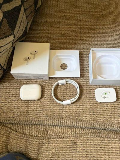 AirPod pros - Thumbnail 6