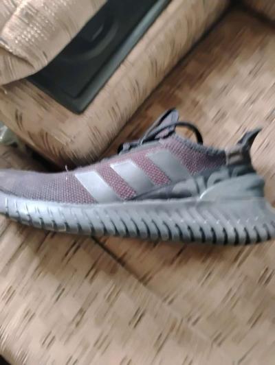 Adidas size 10 - Thumbnail 2