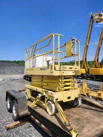 33 ft Scissor Lift - Thumbnail 4