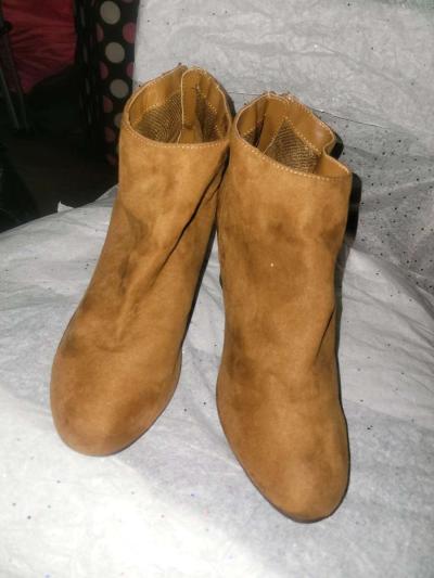 Tan Ankle Boots - Thumbnail 3