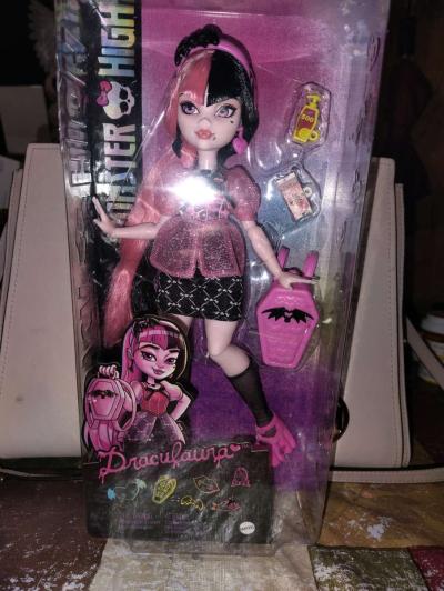 Monster High Day Out Draculaura doll - Thumbnail 2