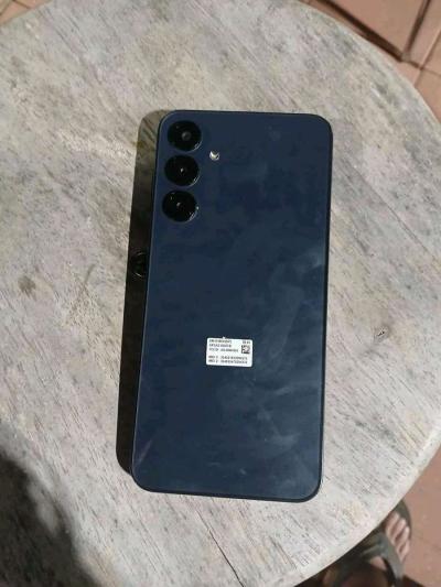 BRAND NEW GLXY A16 WITH ACTIVE VZ SERICE TIL 725 - Thumbnail 2