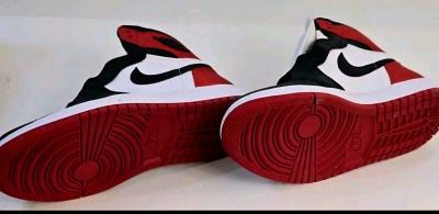 Size 85  Air Jordan 1 Retro High Satin Black Toe W - Thumbnail 3