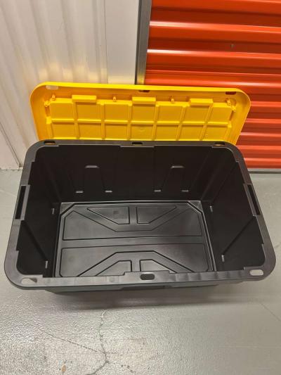 27 Gallon Black Tote with Standard Snap Lid Heavy dut - Thumbnail 2