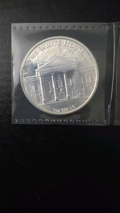 Donald Trump Commemorative Collectable Coin - Thumbnail 3
