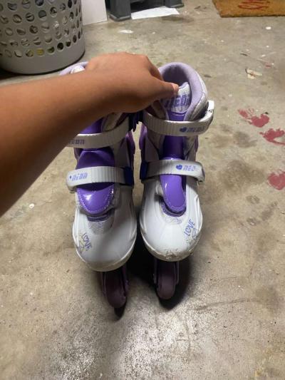 purple and white rollerblades - Thumbnail 2