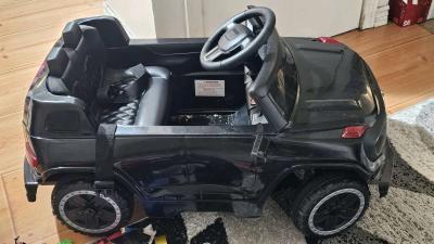 kids drive motorized car - Thumbnail 2