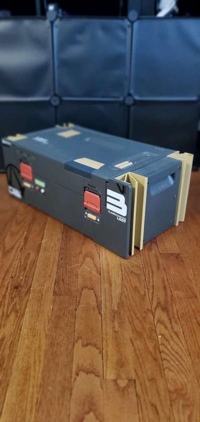 borderlands 3 collectors edition with mad moxxi shot glasses - Thumbnail 3