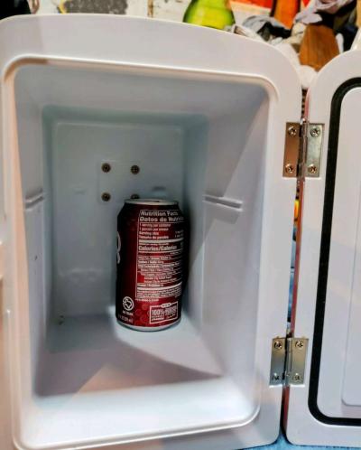 Frigidaire mini fridge for home or office - Thumbnail 2