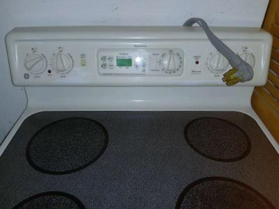 GE White Stove Oven Spectra - Thumbnail 3