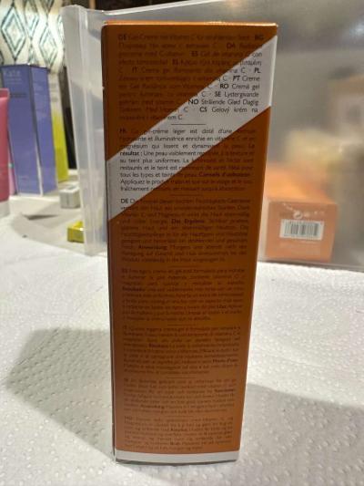 REN Clean Skincare Glow Daily Vitamin C Gel Cream - Thumbnail 3