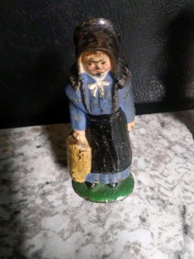 2 cast iron Amish people