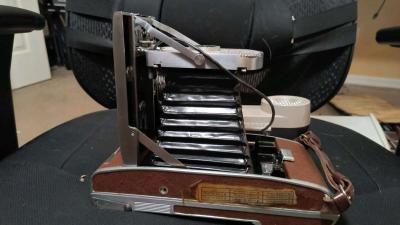 Polaroid land camera and Zeiss IKON - Thumbnail 3