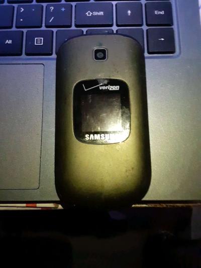Samsung Flip Phone - Thumbnail 1