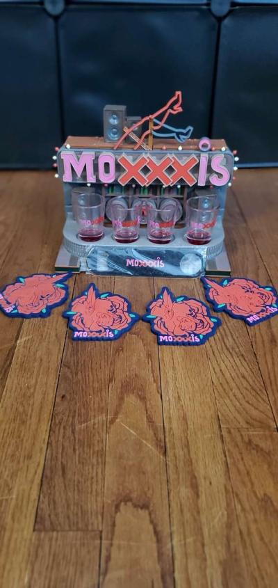 borderlands 3 collectors edition with mad moxxi shot glasses - Thumbnail 5