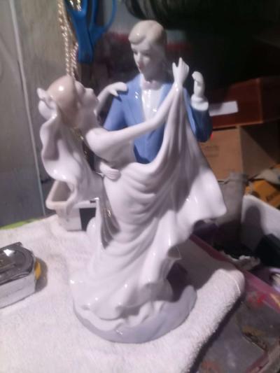 porcelain wedding figurine of man and woman - Thumbnail 6