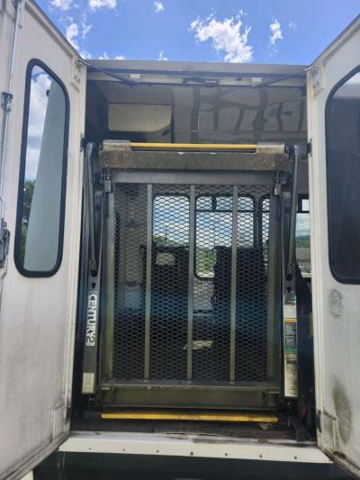 2011 Ford E450 Shuttle Bus - Thumbnail 4