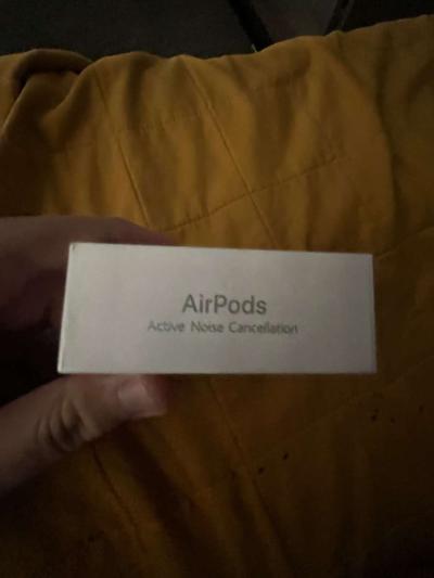 AirPod gen 4 - Thumbnail 2