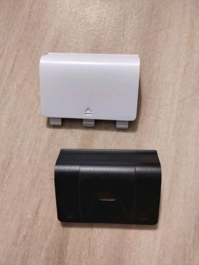 Lot of 3 Xbox One Controllers - Thumbnail 6