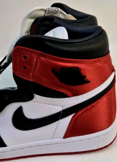 Size 85  Air Jordan 1 Retro High Satin Black Toe W - Thumbnail 4