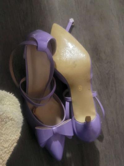 Lavender pointed to shoe - Thumbnail 4