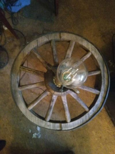 Antique Wagon Wheel Lamp - Thumbnail 3