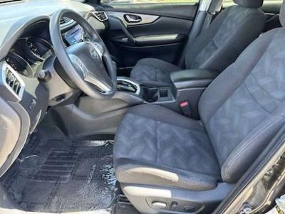 2015 Nissan Rogue SV - Thumbnail 3