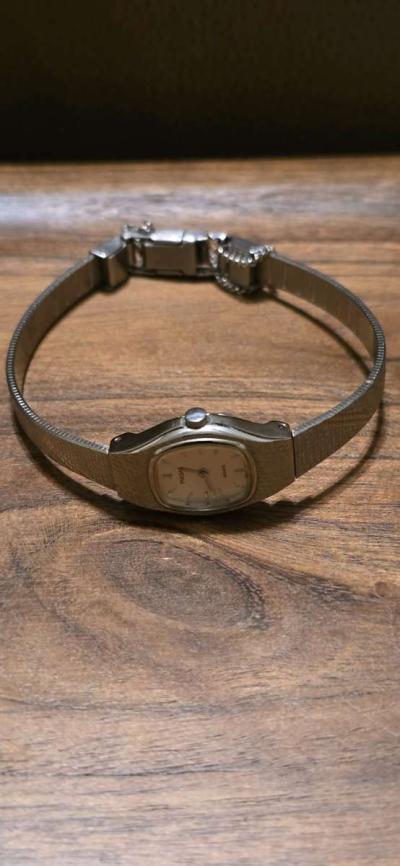 vintage ladies pulsar quartz watch - Thumbnail 6