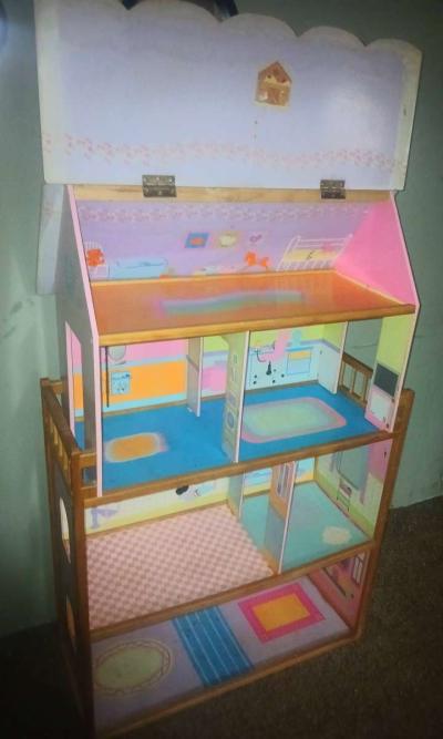 Large 5 Foot Wooden Doll House - Thumbnail 2