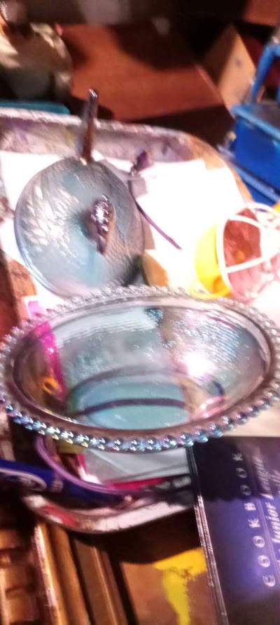 antique chicken bowl with lid - Thumbnail 3