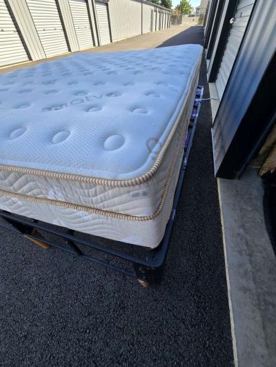 Great condition Saatva Classic Queen Mattress - Thumbnail 3