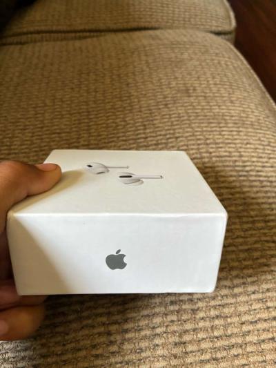 AirPod pros - Thumbnail 2