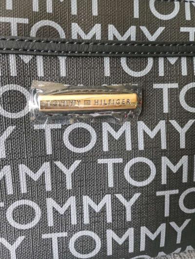 Tommy Hilfiger wristlet Wallet - Thumbnail 2