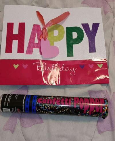 Assortment of party decor - Thumbnail 2