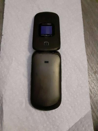 Samsung Flip Phone - Thumbnail 4