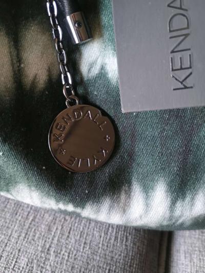 KENDALL  KYLIE Tote Bag with Chain Accent - Thumbnail 2