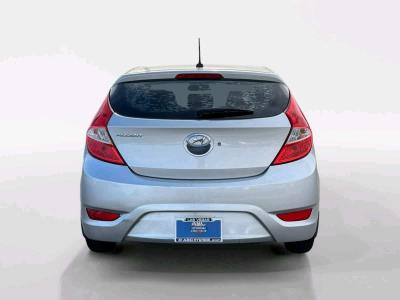 2016 Hyundai Accent - Thumbnail 2