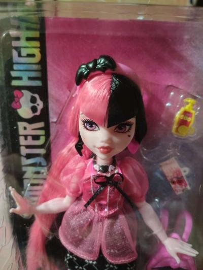 Monster High Day Out Draculaura doll - Thumbnail 3