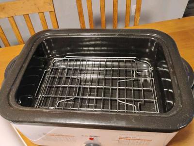 Betty Crocker Roaster Oven - Thumbnail 3