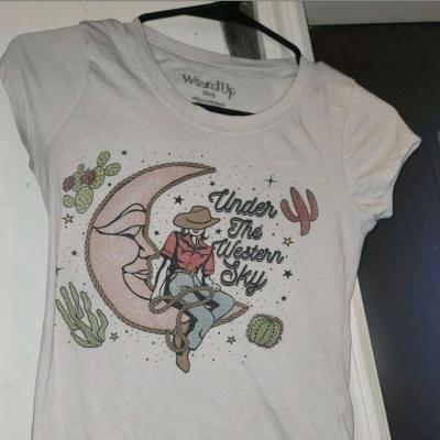 Assortment of Clothing that dont fit anymore - Thumbnail 3