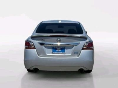 2014  NissanAltima 25 S - Thumbnail 2