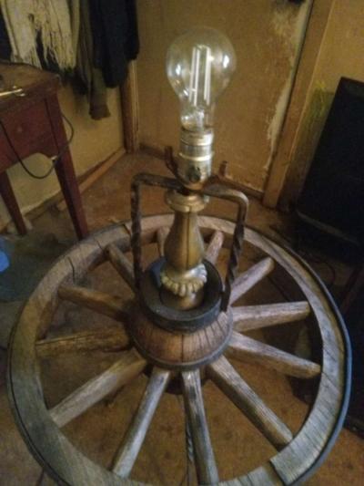 Antique Wagon Wheel Lamp - Thumbnail 2