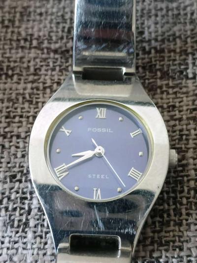 Vintage Fossil womens watch FS2562 stainless steel band - Thumbnail 2