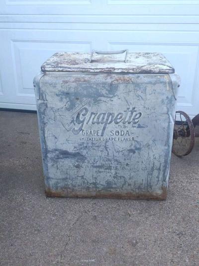 antique tricycle and a antique grape soda cooler - Thumbnail 5