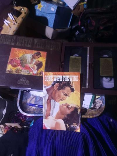 collectible VHS types gone with the wind in case - Thumbnail 2