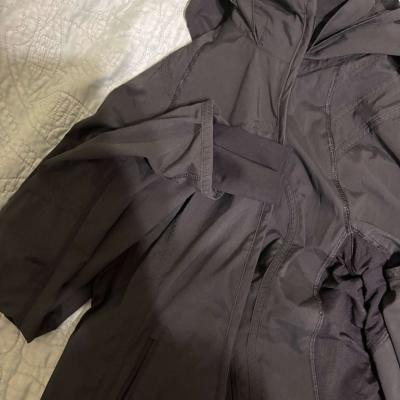 lululemon jacket size 4 - Thumbnail 4